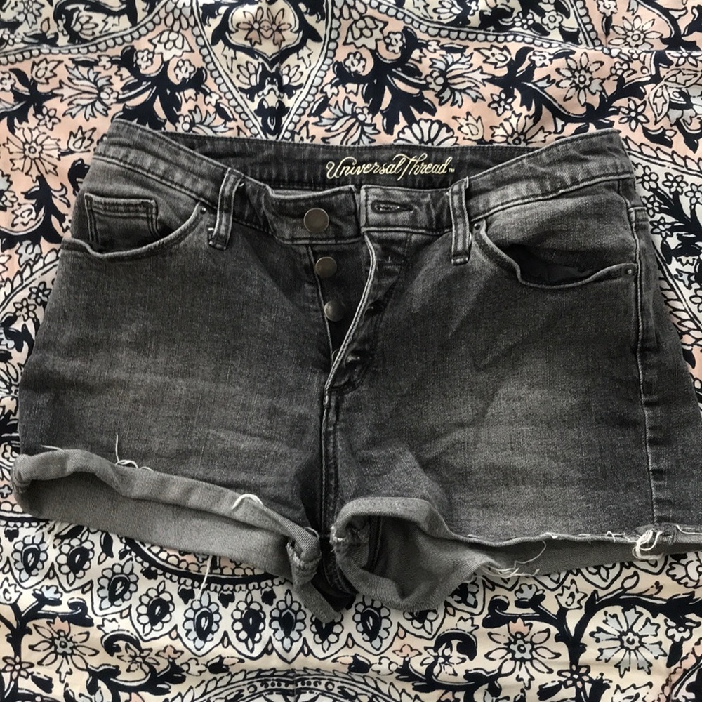 Universal Thread Shorts